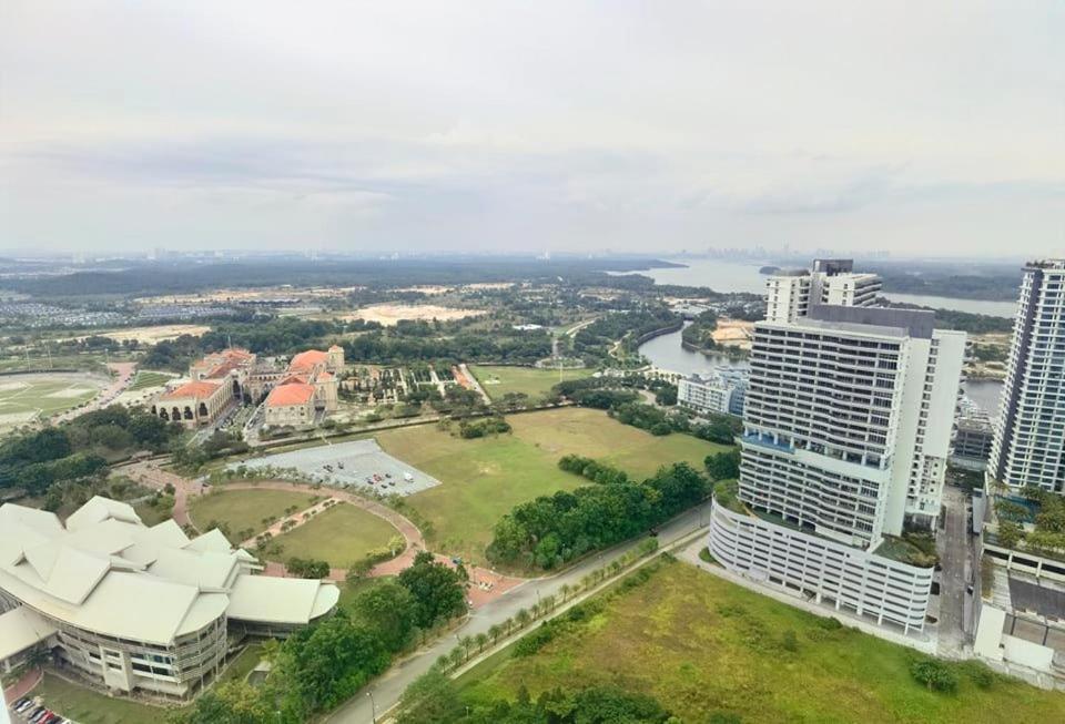1519 Almas Suites Seaview Sunrise Netflix By Stay Nusajaya  Eksteriør bilde
