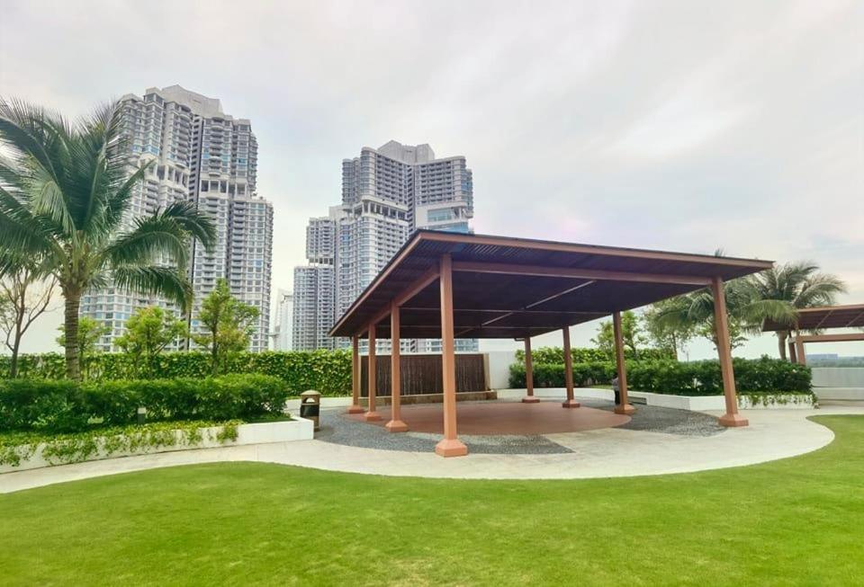1519 Almas Suites Seaview Sunrise Netflix By Stay Nusajaya  Eksteriør bilde